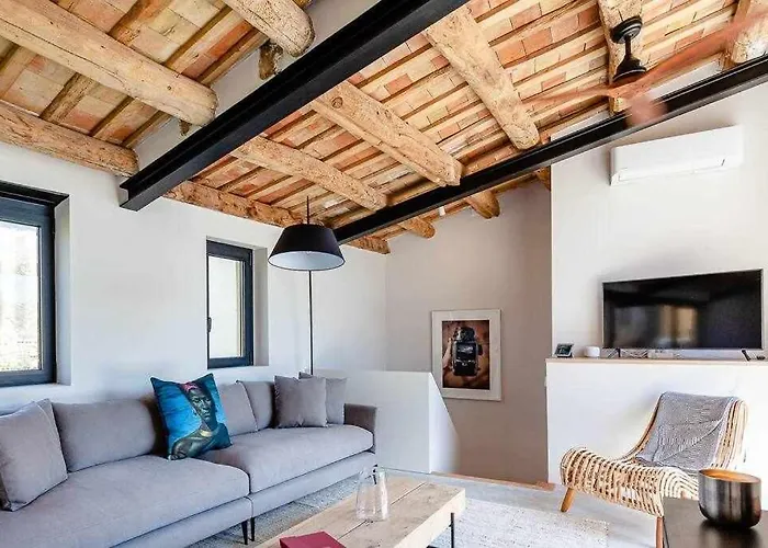 Velo Vern 3 Luxury Penthouse W Views Of City Wall